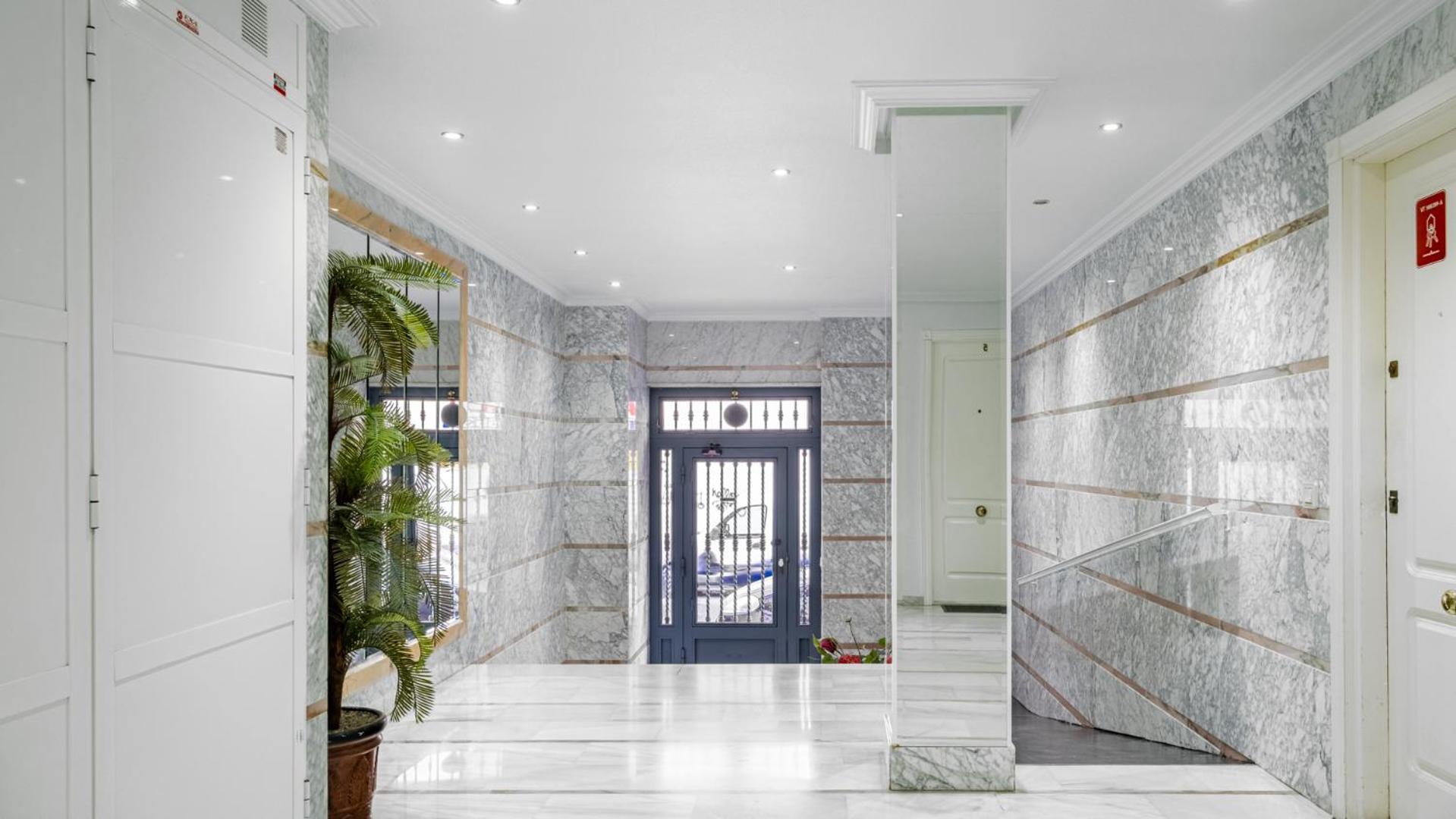 Apartamento Centrico Con Garaje Torrevieja Luaran gambar